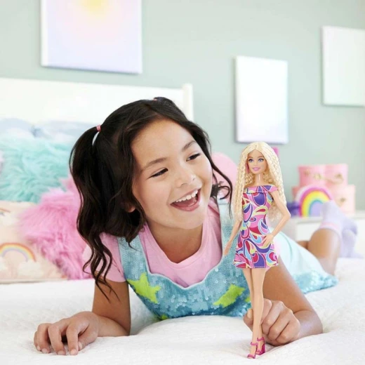 Mattel Barbie Fashionistas Doll with Colorful Dress for Girls Ages 3+ Imaginative Play &amp; Fashion Fun Gift - Barbie - Image 3