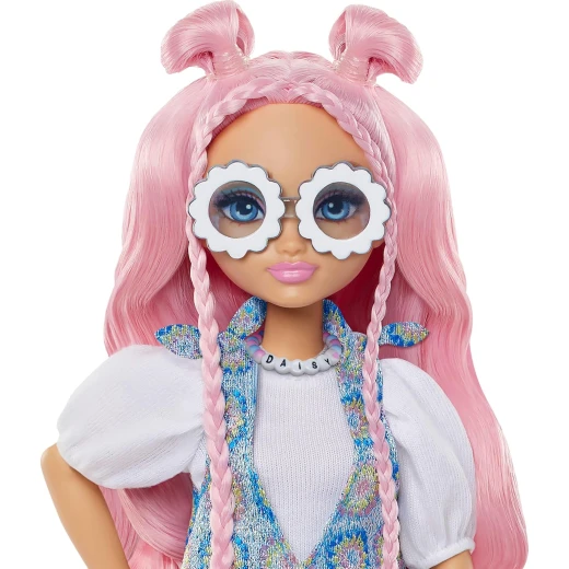 Mattel Barbie Dream Besties Daisy Jean Fashion Doll with DJ Accessories &amp; Pink Hair for Creative Play - Barbie - Image 6