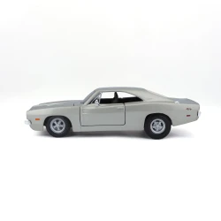 Maisto 1969 Dodge Charger R/T – Metallic Silver, 1:25 Scale, Special Edition, 1 Piece