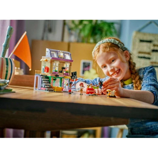 LEGO Friends Music Store &amp; Apartment Building Set 42653 - LEGO - Image 6