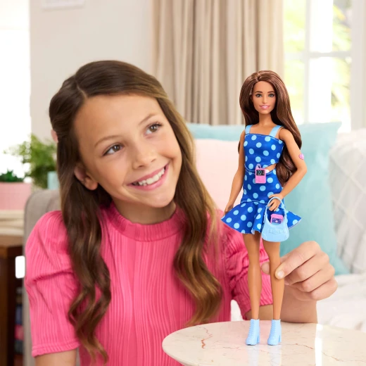 Barbie Fashionistas Doll #242, Barbie Doll with Type 1 Diabetes Wearing Polka Dot Outfit and Accessories, In Partnership with Breakthrough T1D - Barbie - Image 3