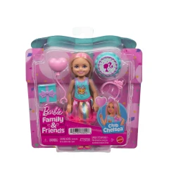 دمية Barbie Club Chelsea صغيرة مقاس 6 إنش بطابع عيد ميلاد، بشعر أشقر مع خصل وردية، فستان ملون و4 إكسسوارات حفلة