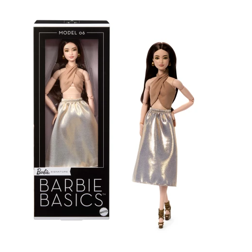 مجموعة Barbie Basics – دمى أزياء كلاسيكية خالدة بأجسام قابلة للحركة وملابس أساسية بمقاس موحّد