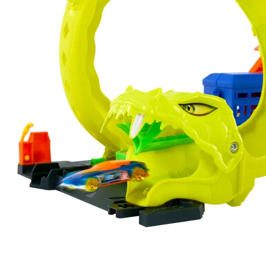 Hot Wheels Snake Spiral Attack Playset – Track Set with 1:64 Die-Cast Car, Corkscrew Loop &amp; Gas Station - Hot Wheels - Image 6